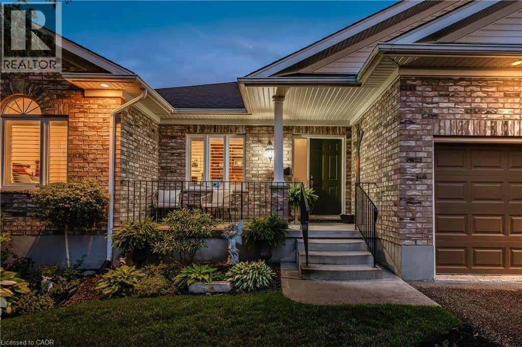 152 DEVONSHIRE Drive Unit# 18 — New Hamburg, Ontario - Photo 2 of 50