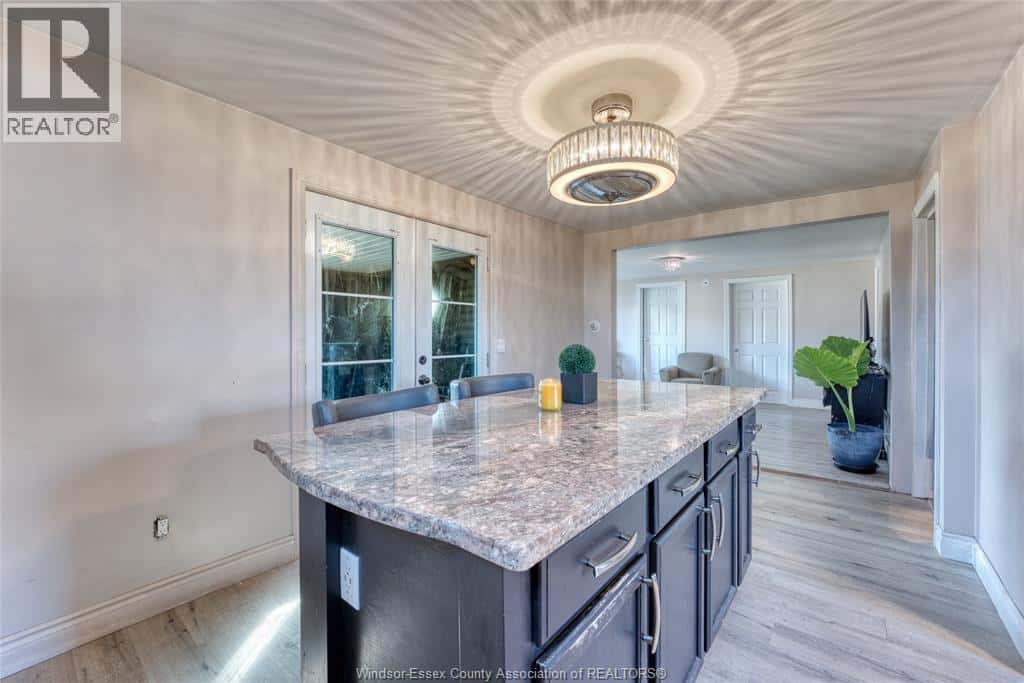 625 SYDENHAM STREET — Colchester, Ontario - Photo 5 of 23