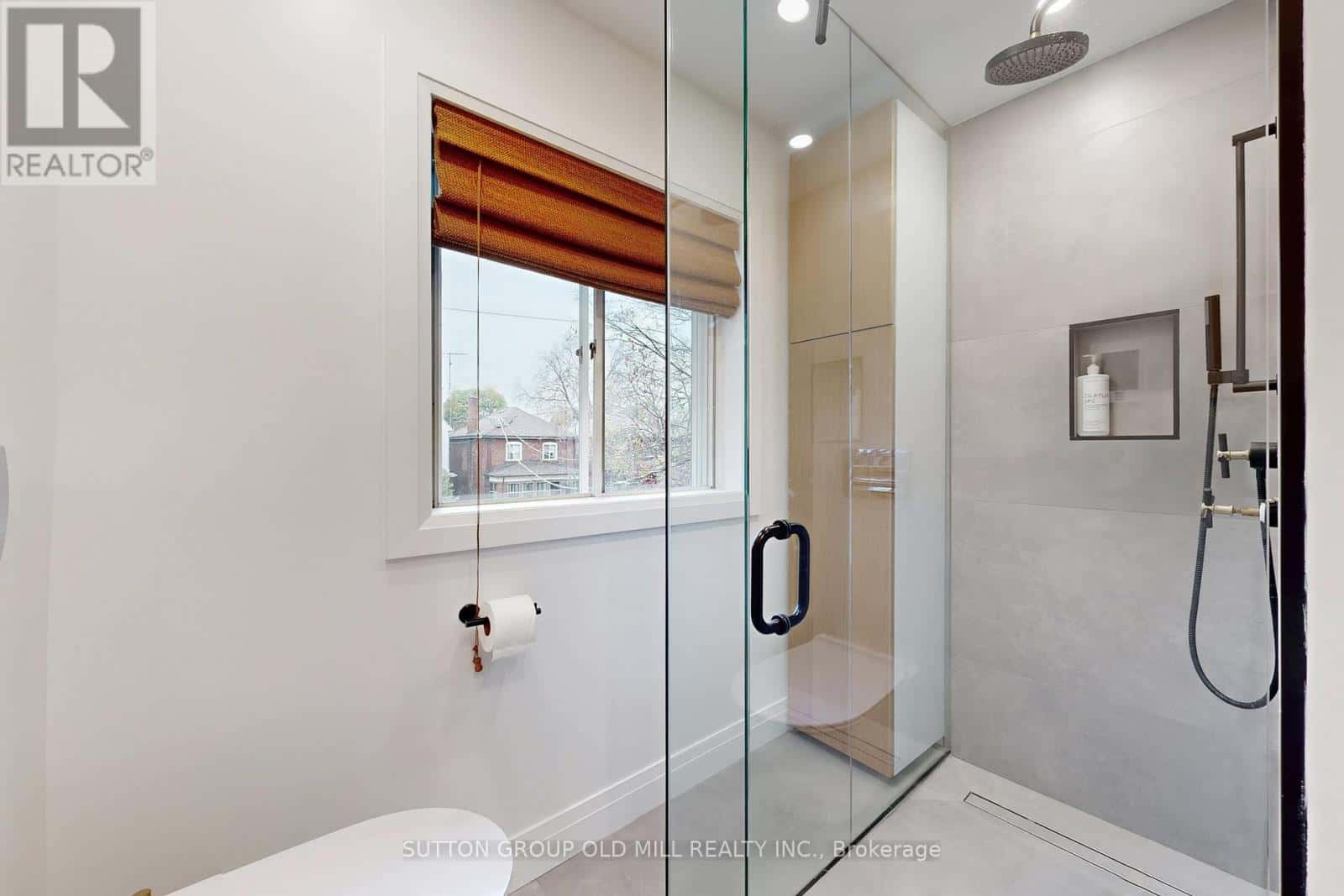 215 Humbercrest Boulevard