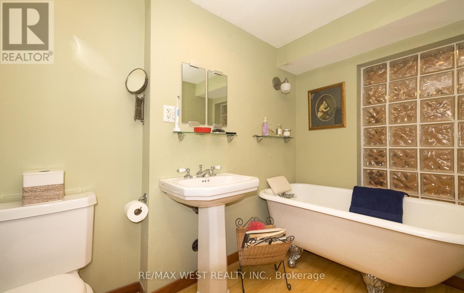 6 LAGOS ROAD — Toronto (Rexdale-Kipling), Ontario - Main photo