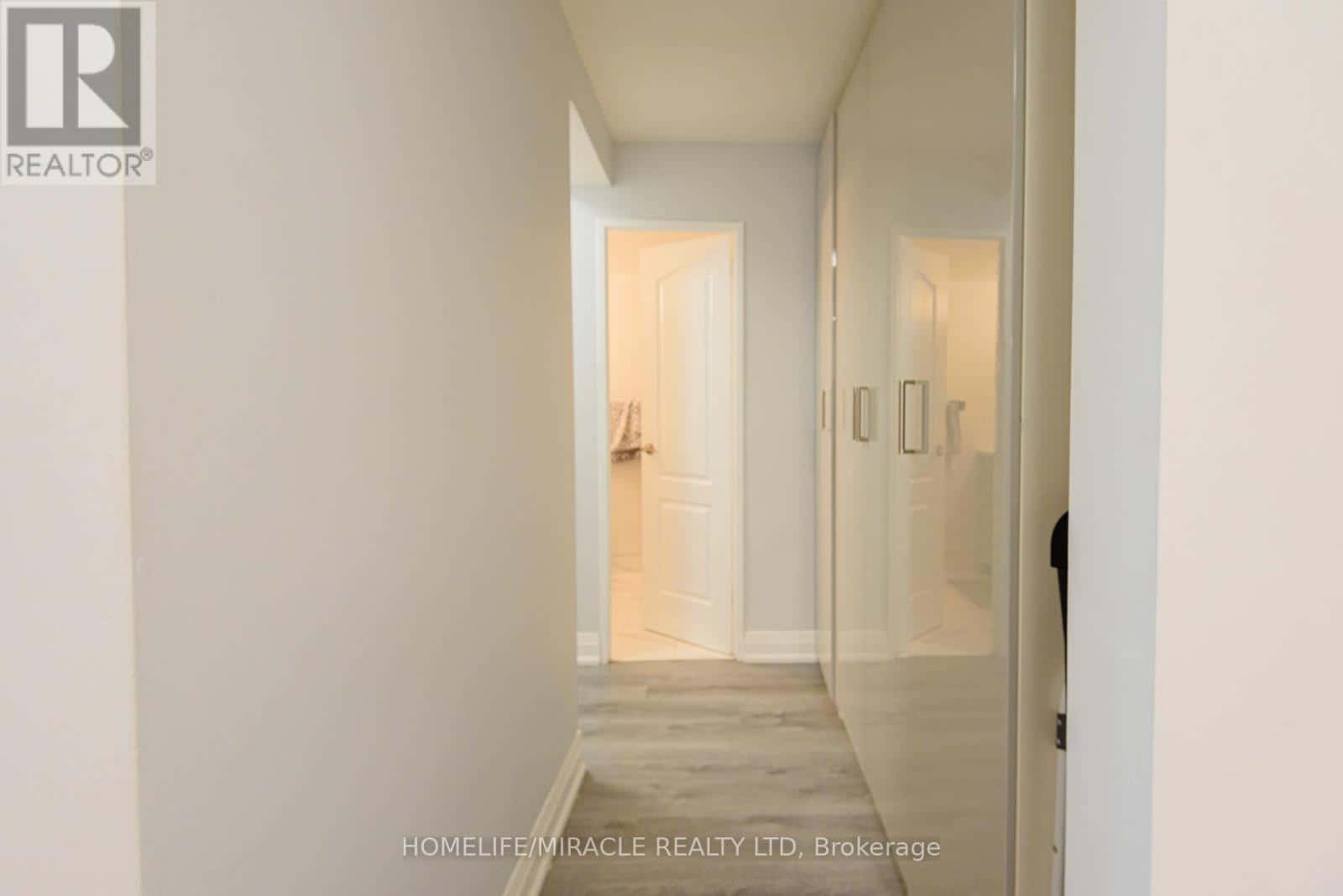 1201 - 714 THE WEST MALL — Toronto (Eringate-Centennial-West Deane), Ontario - Photo 3 of 40