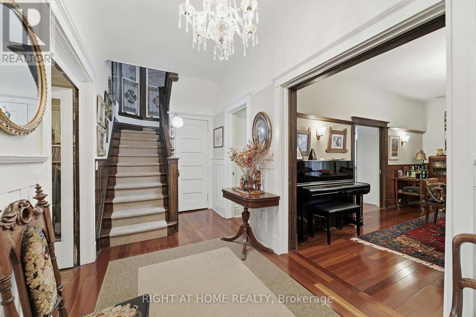 415 Palmerston Boulevard