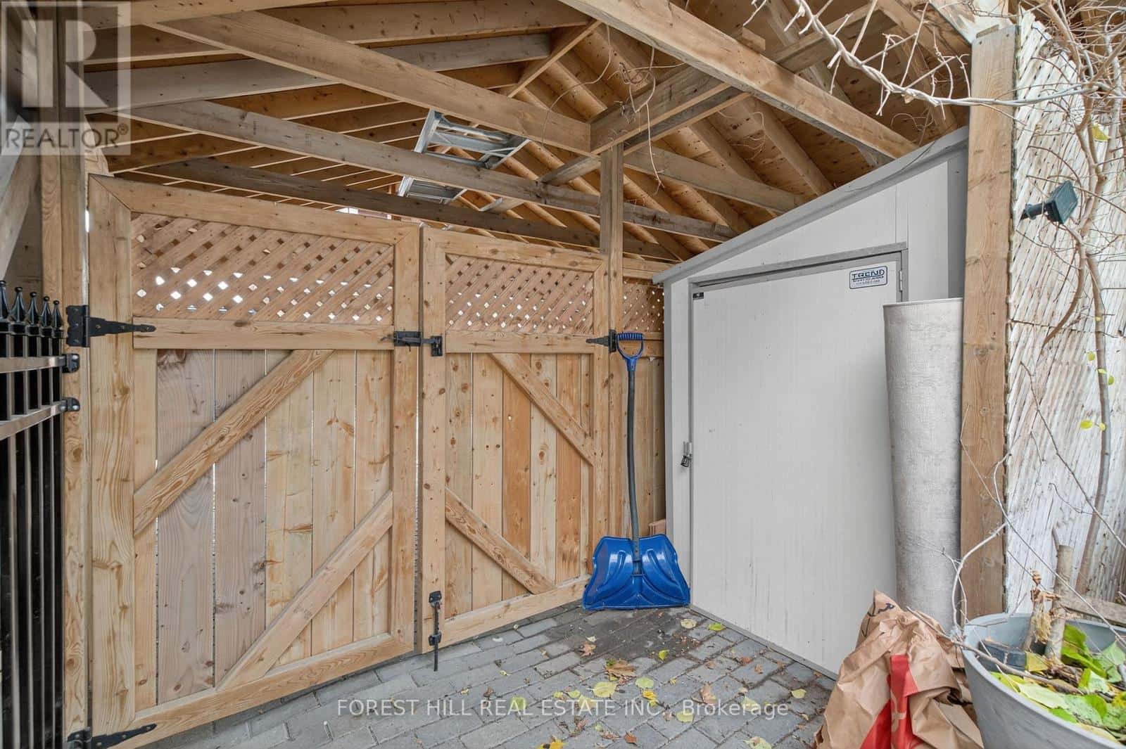 133 ELLSWORTH AVENUE — Toronto (Wychwood), Ontario - Photo 2 of 47