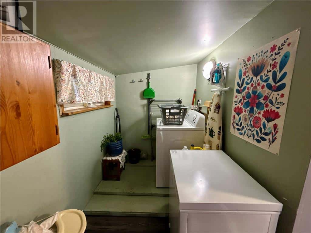 395 King — Massey, Ontario - Photo 3 of 19