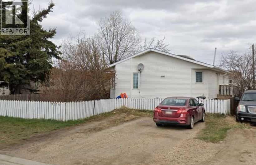 9716 104 Avenue — Clairmont, Alberta - Main photo