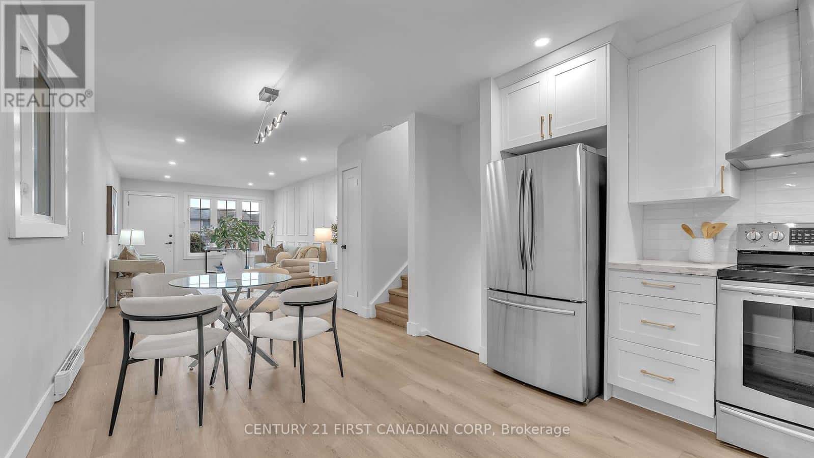 330 SOUTHCREST DRIVE — London South (South D), Ontario - Photo 3 of 32