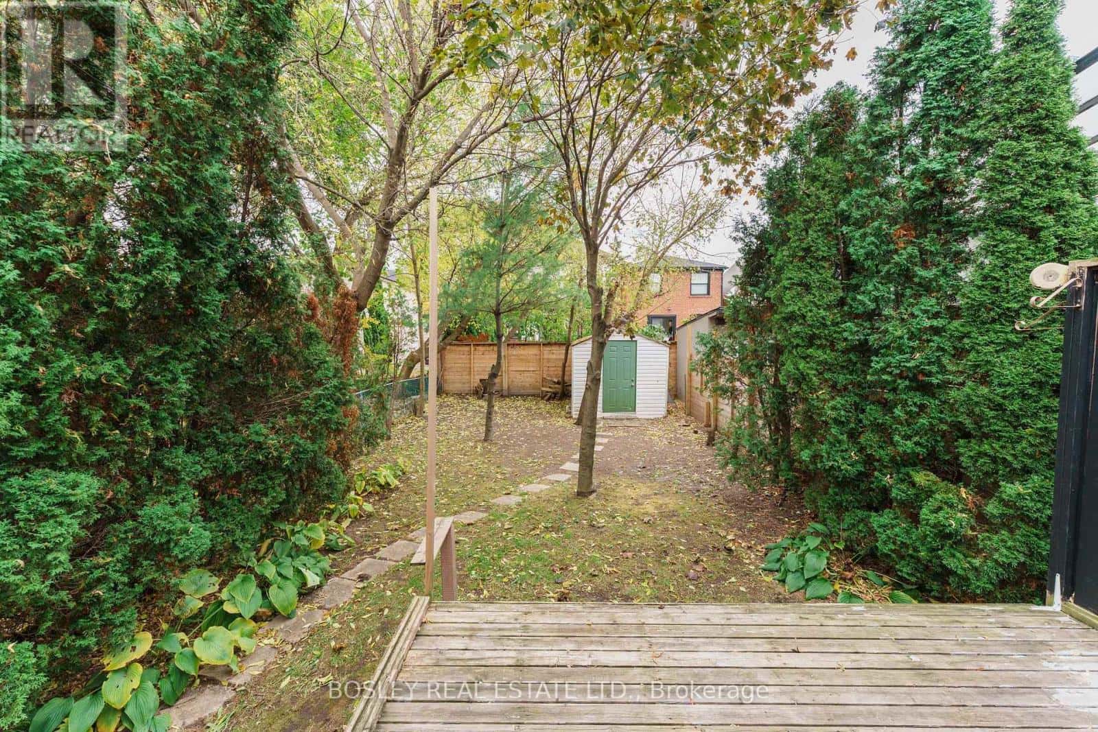 203 VIRGINIA AVENUE — Toronto (Woodbine-Lumsden), Ontario - Photo 4 of 25