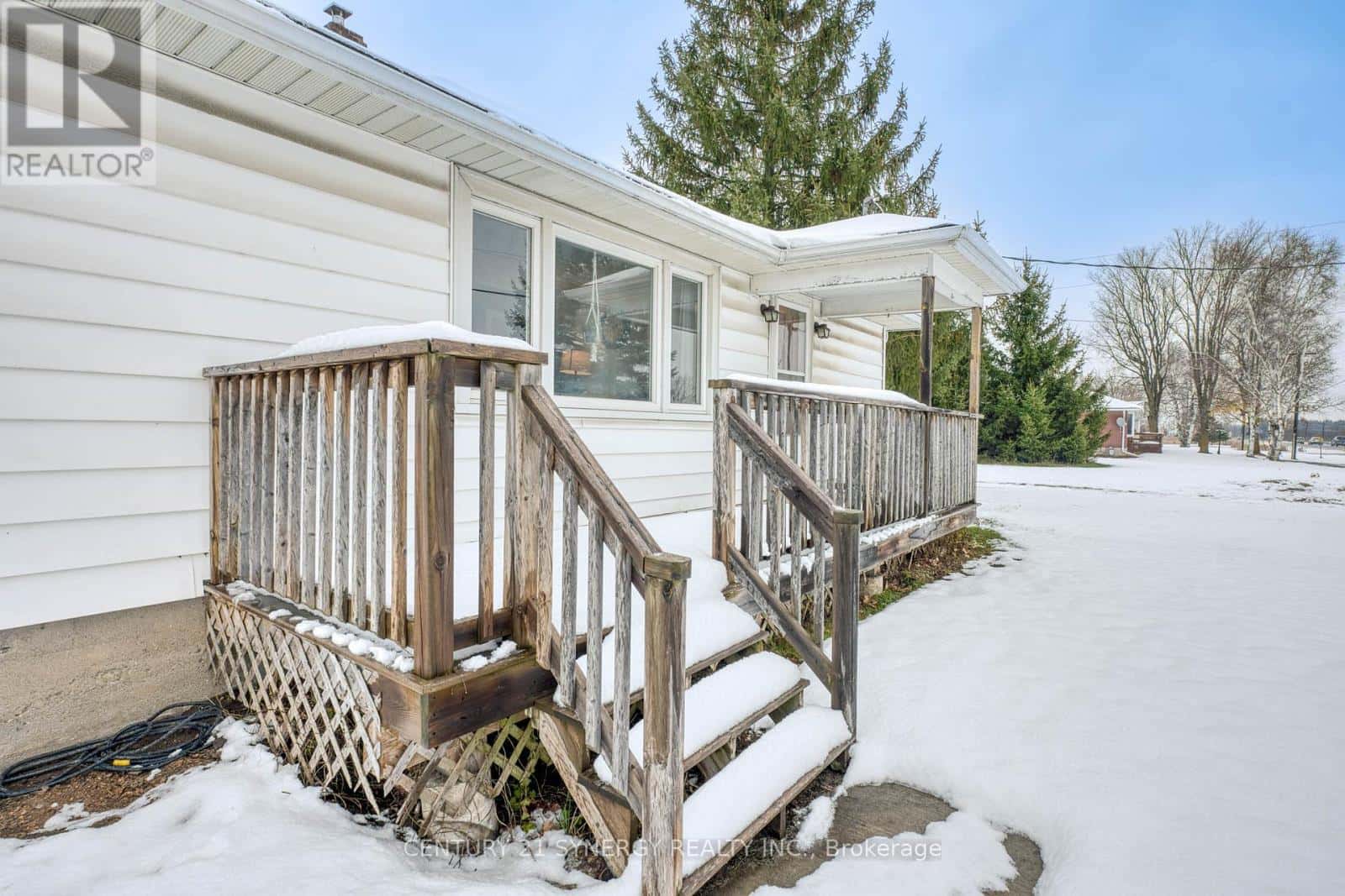 18160 7 HIGHWAY — Tay Valley, Ontario - Photo 5 of 36