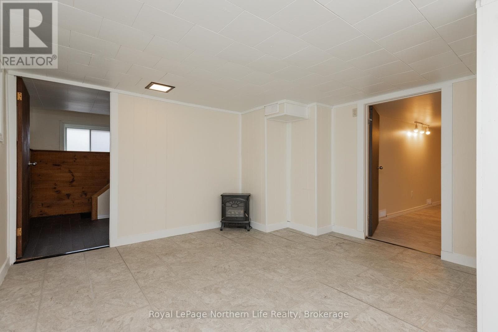 80 LEE AVENUE — North Bay (Ferris), Ontario - Main photo