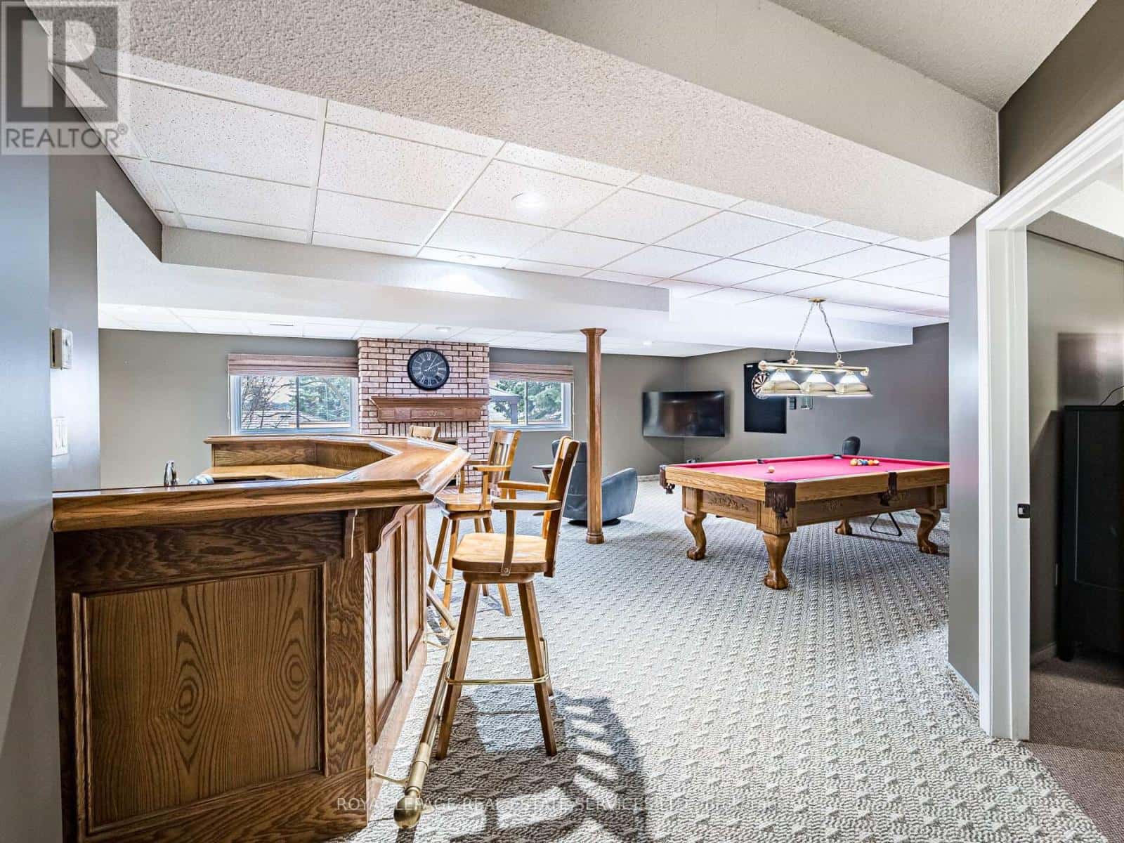 8 MACALLISTER COURT — Barrie (Letitia Heights), Ontario - Photo 3 of 47