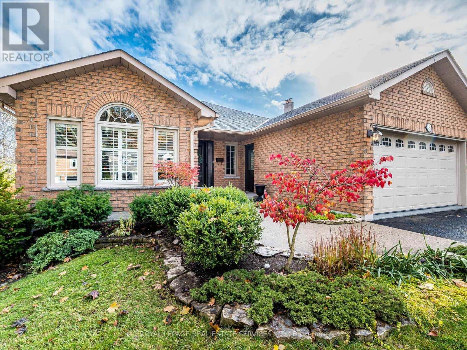 8 MACALLISTER COURT — Barrie (Letitia Heights), Ontario - Photo 4 of 47