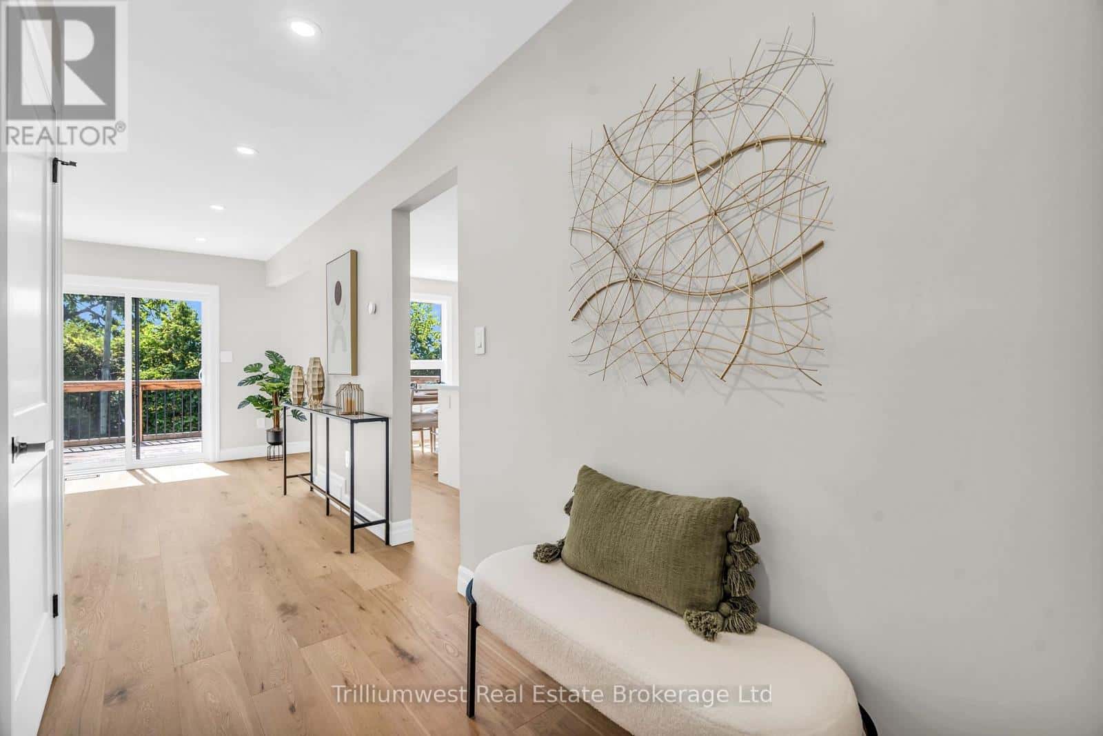 8 CHADWICK AVENUE — Guelph (Junction/Onward Willow), Ontario - Photo 5 of 48