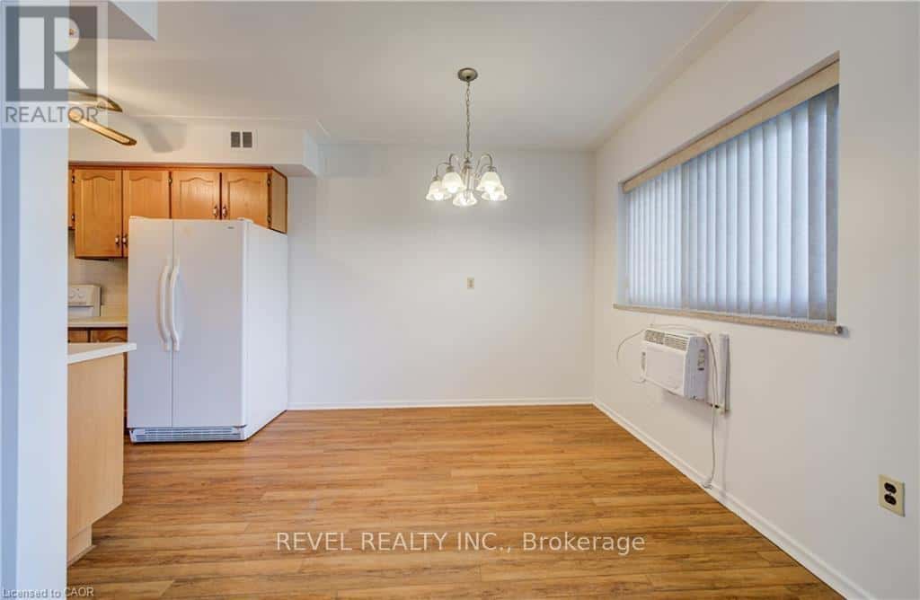 503 - 8 WOODMAN DRIVE S — Hamilton (Corman), Ontario - Photo 3 of 37