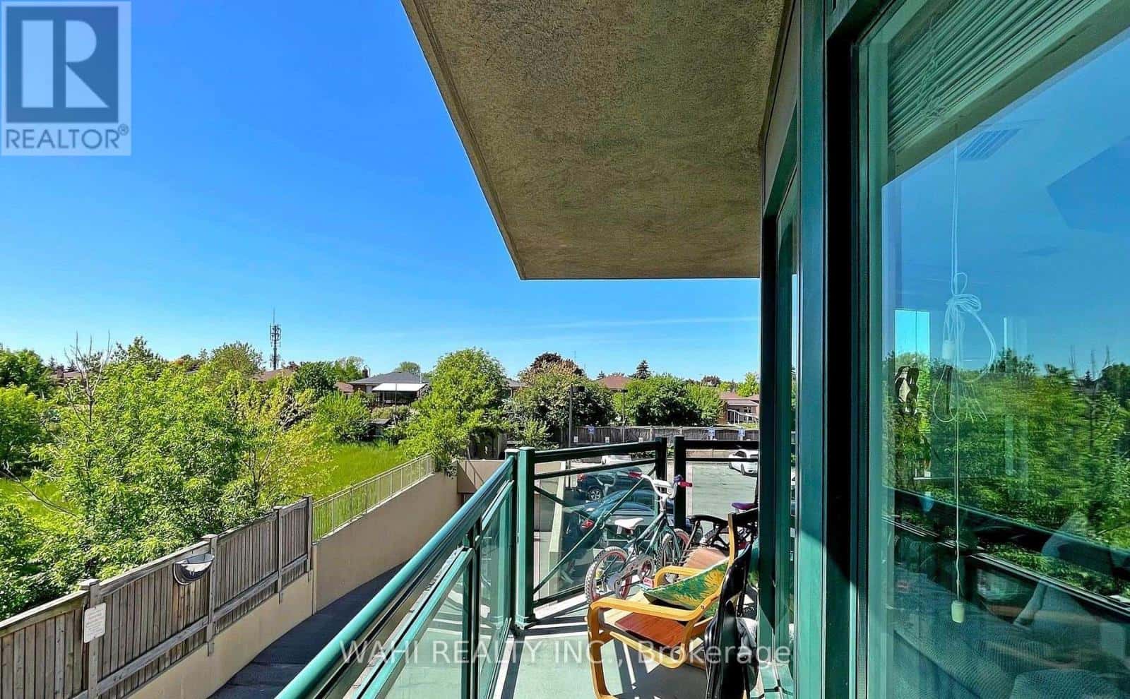 210 - 920 SHEPPARD AVENUE W — Toronto (Bathurst Manor), Ontario - Photo 2 of 33