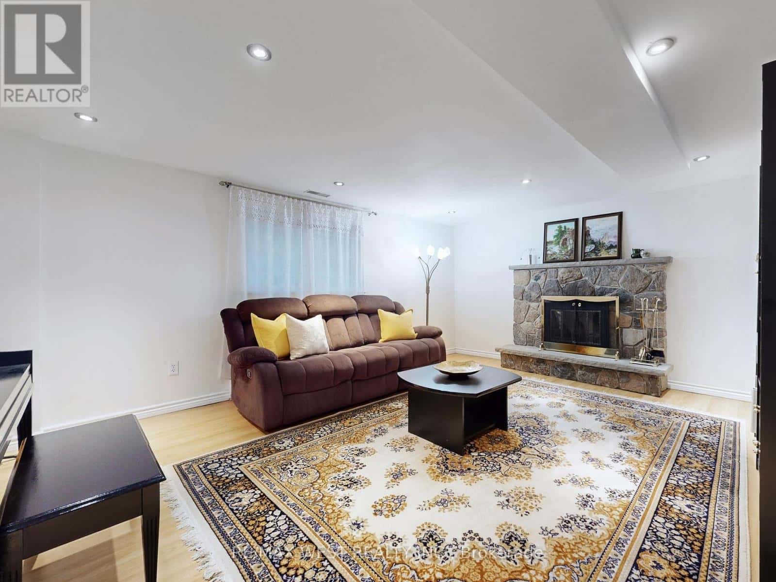 14 CHALET ROAD — Toronto (Pleasant View), Ontario - Photo 5 of 39