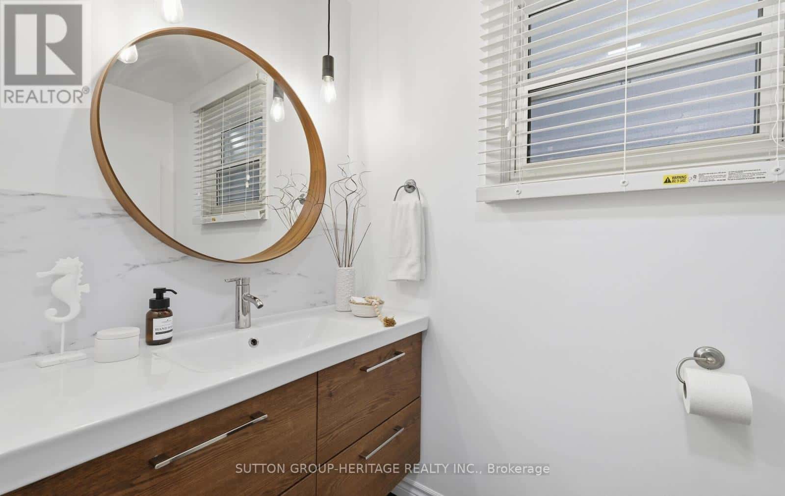 452 Elizabeth Street