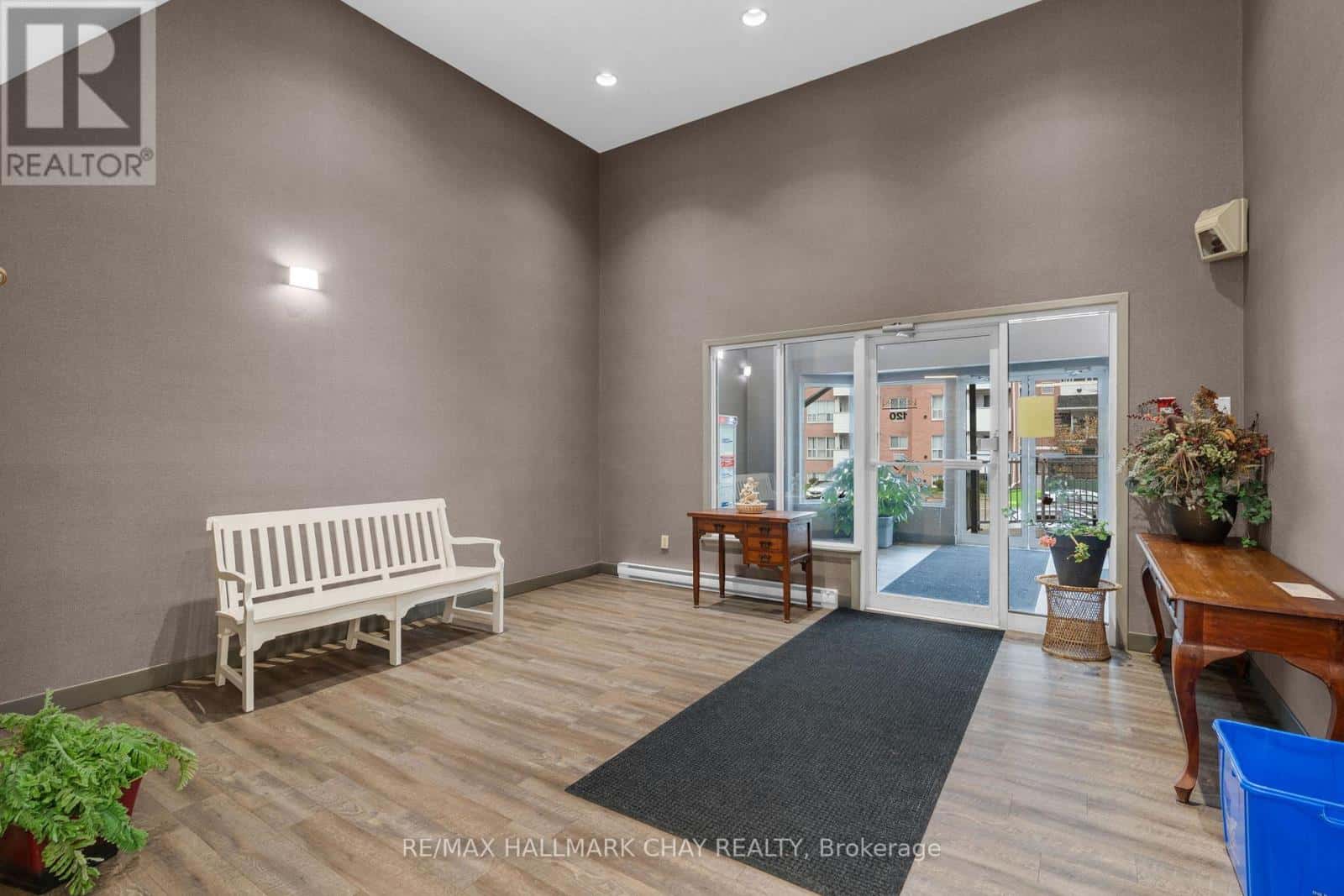 108 - 120 BELL FARM ROAD — Barrie (Alliance), Ontario - Photo 5 of 22