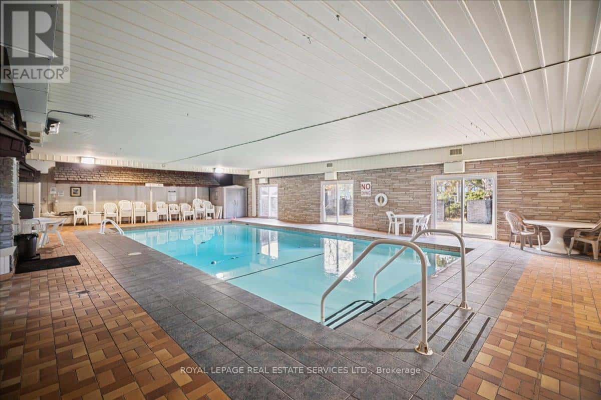 4 - 2070 BRANT STREET — Burlington (Tyandaga), Ontario - Photo 3 of 28