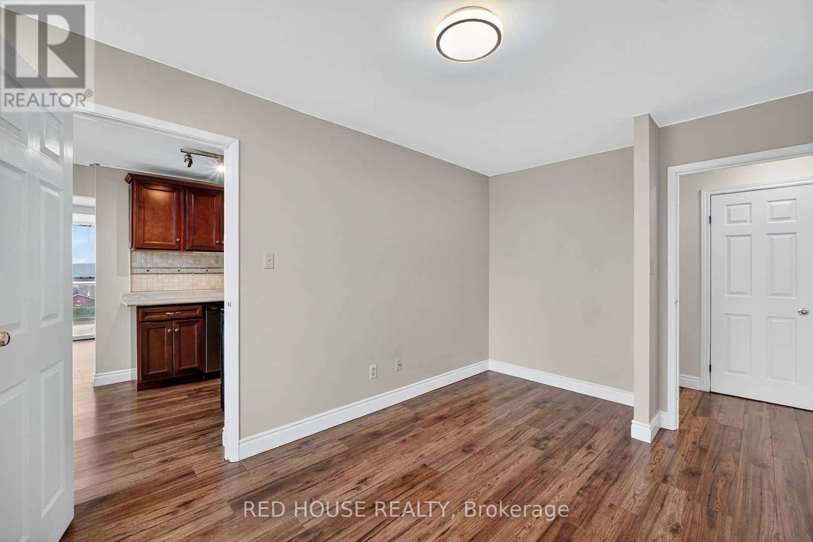 1404 - 75 QUEEN STREET N — Hamilton (Strathcona), Ontario - Photo 4 of 36