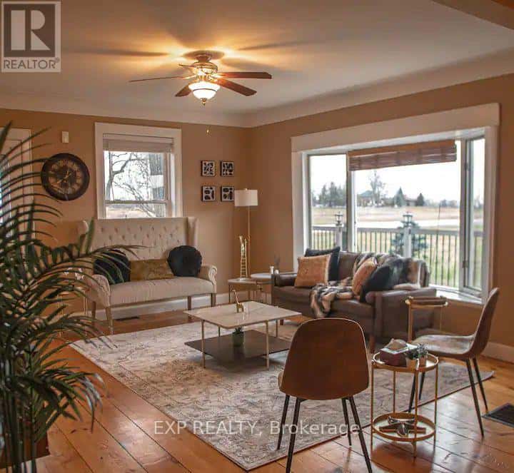 3090 MONTROSE ROAD — Niagara Falls (Mt. Carmel), Ontario - Photo 2 of 18