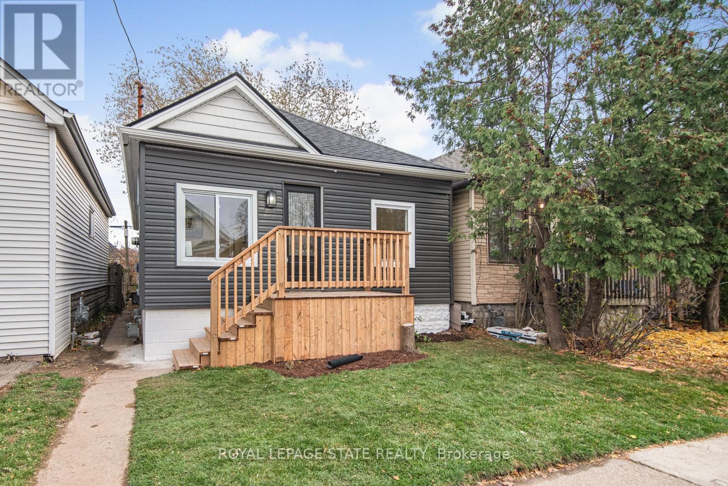 330 FAIRFIELD AVENUE — Hamilton (Homeside), Ontario - Main photo