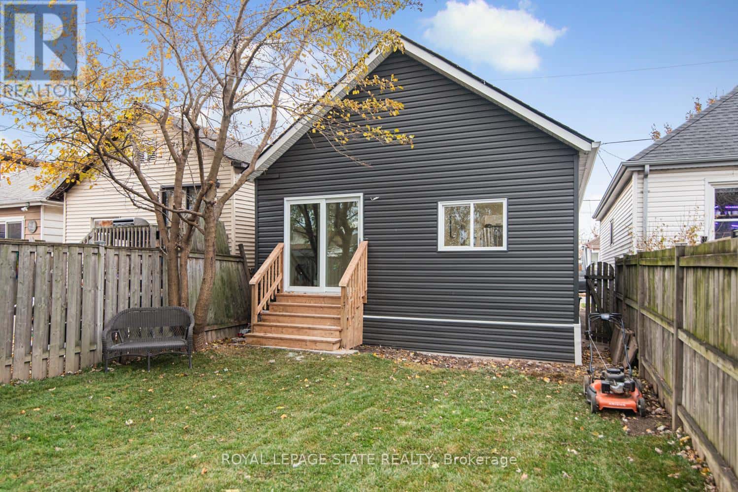 330 FAIRFIELD AVENUE — Hamilton (Homeside), Ontario - Photo 2 of 32