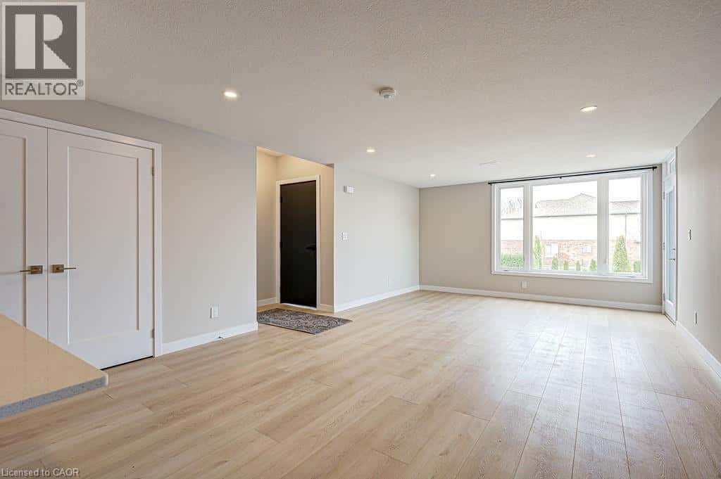 166 ASTOR Crescent Unit# 302 — New Hamburg, Ontario - Photo 2 of 26