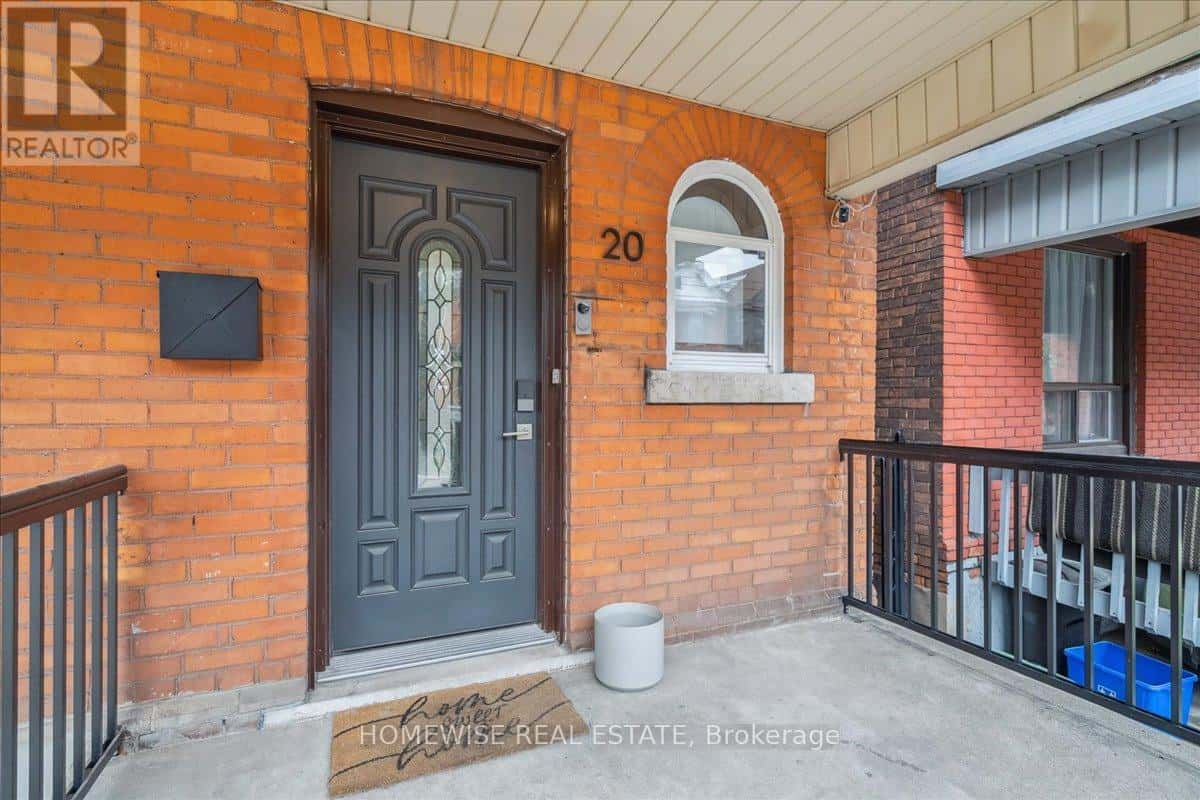 20 GREENAWAY AVENUE — Hamilton (Gibson), Ontario - Photo 3 of 40