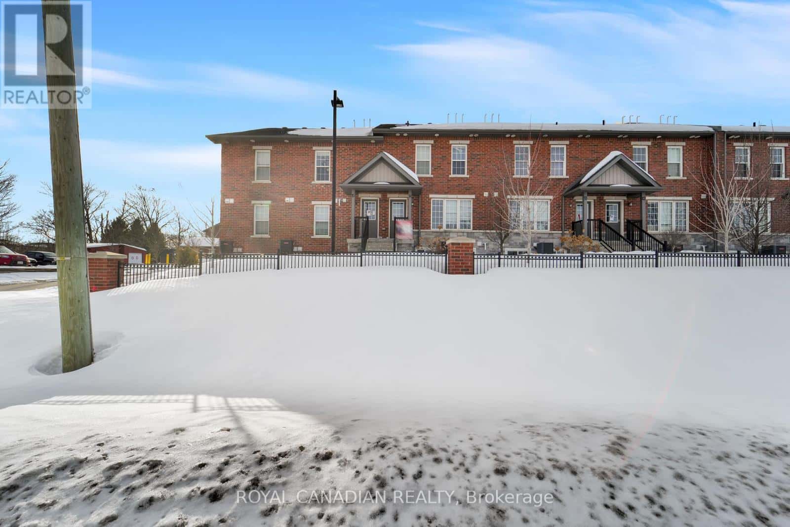 14 - 252 PENETANGUISHENE ROAD — Barrie (Georgian Drive), Ontario - Photo 4 of 40