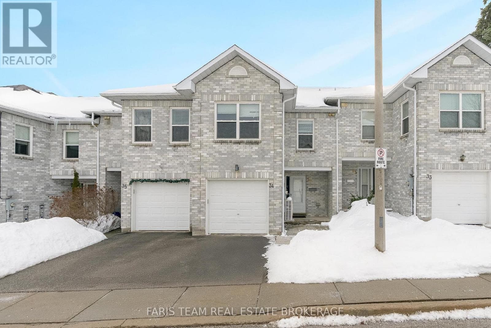 34 - 120 D'AMBROSIO DRIVE — Barrie (Painswick North), Ontario - Main photo