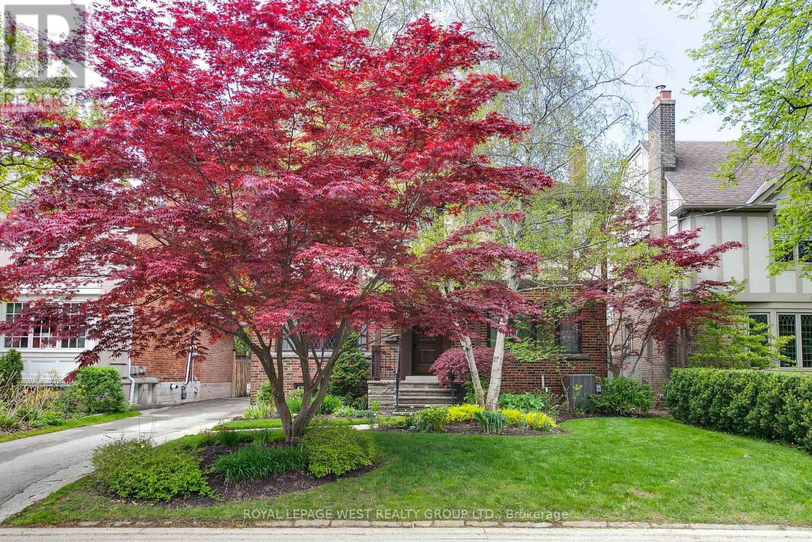 14 DUNEDIN DRIVE — Toronto (Kingsway South), Ontario - Photo 3 of 48