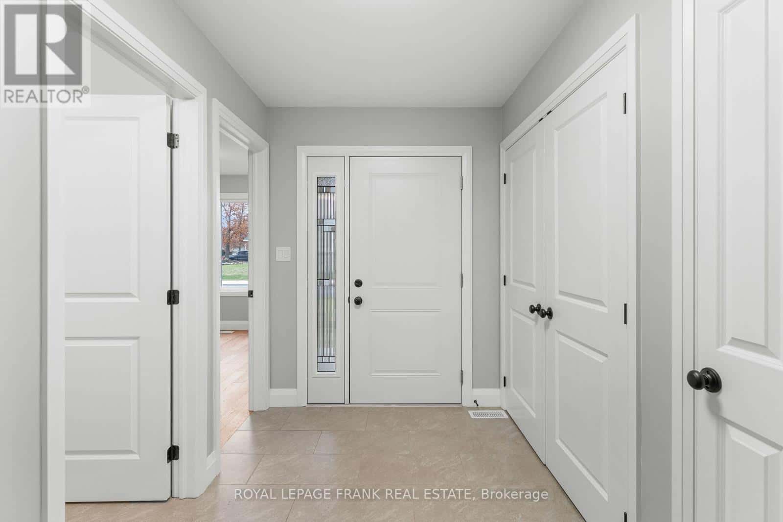 47 BIRCH CRESCENT — Kawartha Lakes (Bobcaygeon), Ontario - Photo 3 of 31