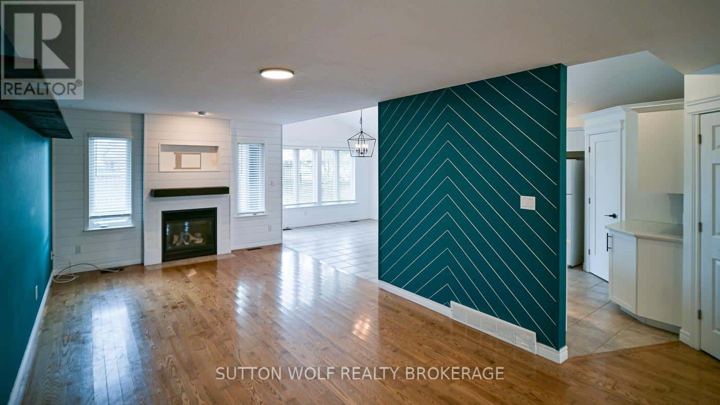 501 DARCY DRIVE — Strathroy-Caradoc (NE), Ontario - Photo 3 of 47