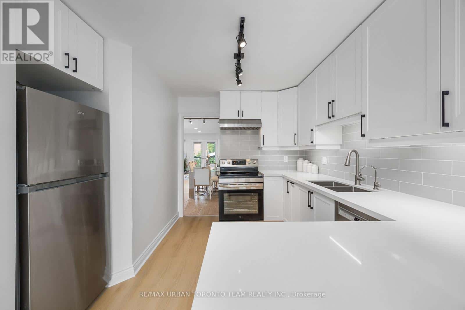 50 ASHLAND AVENUE — Toronto (Woodbine Corridor), Ontario - Photo 4 of 38