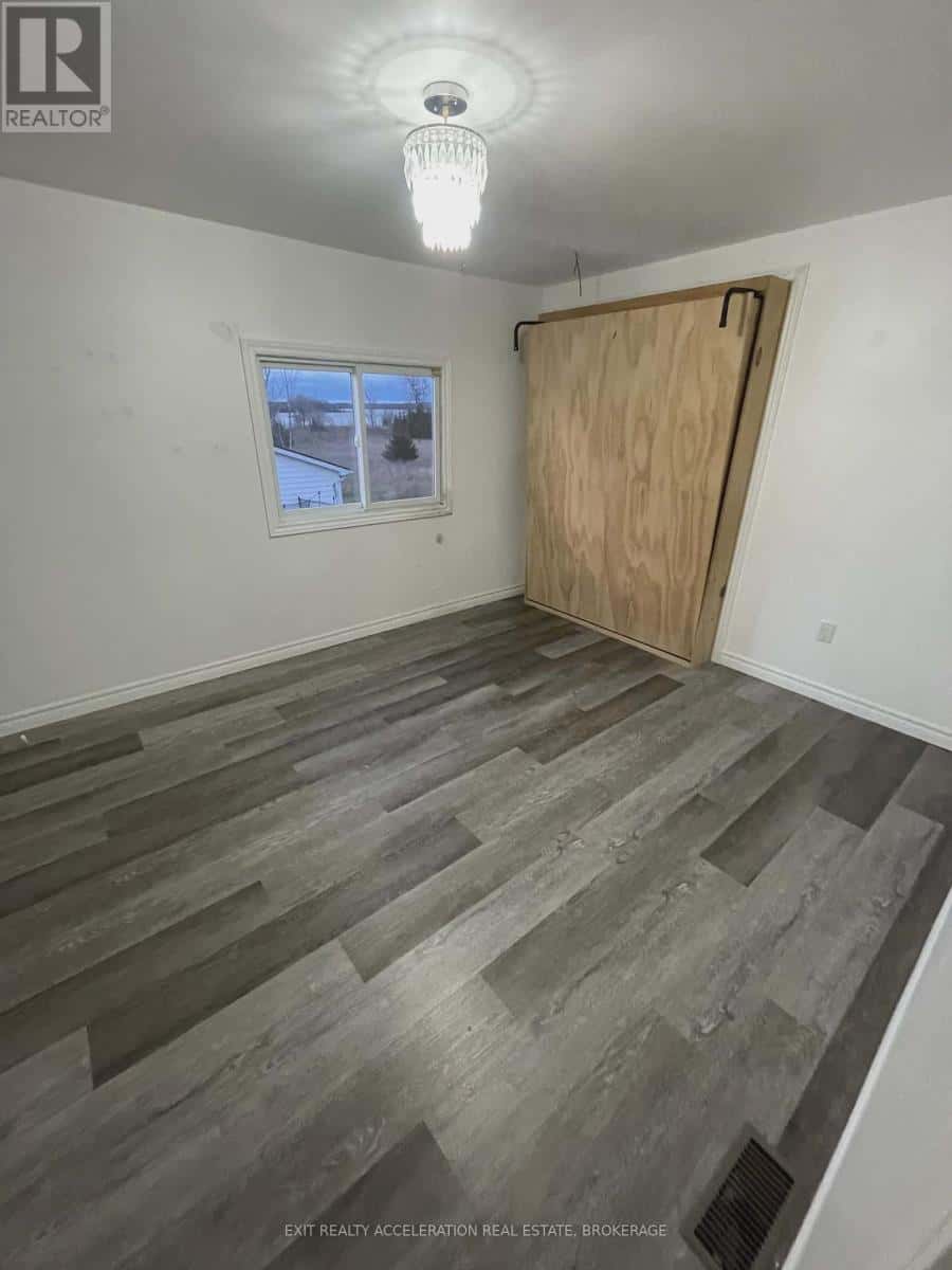 38 MAIN STREET — Deseronto (Deseronto (Town)), Ontario - Photo 5 of 10