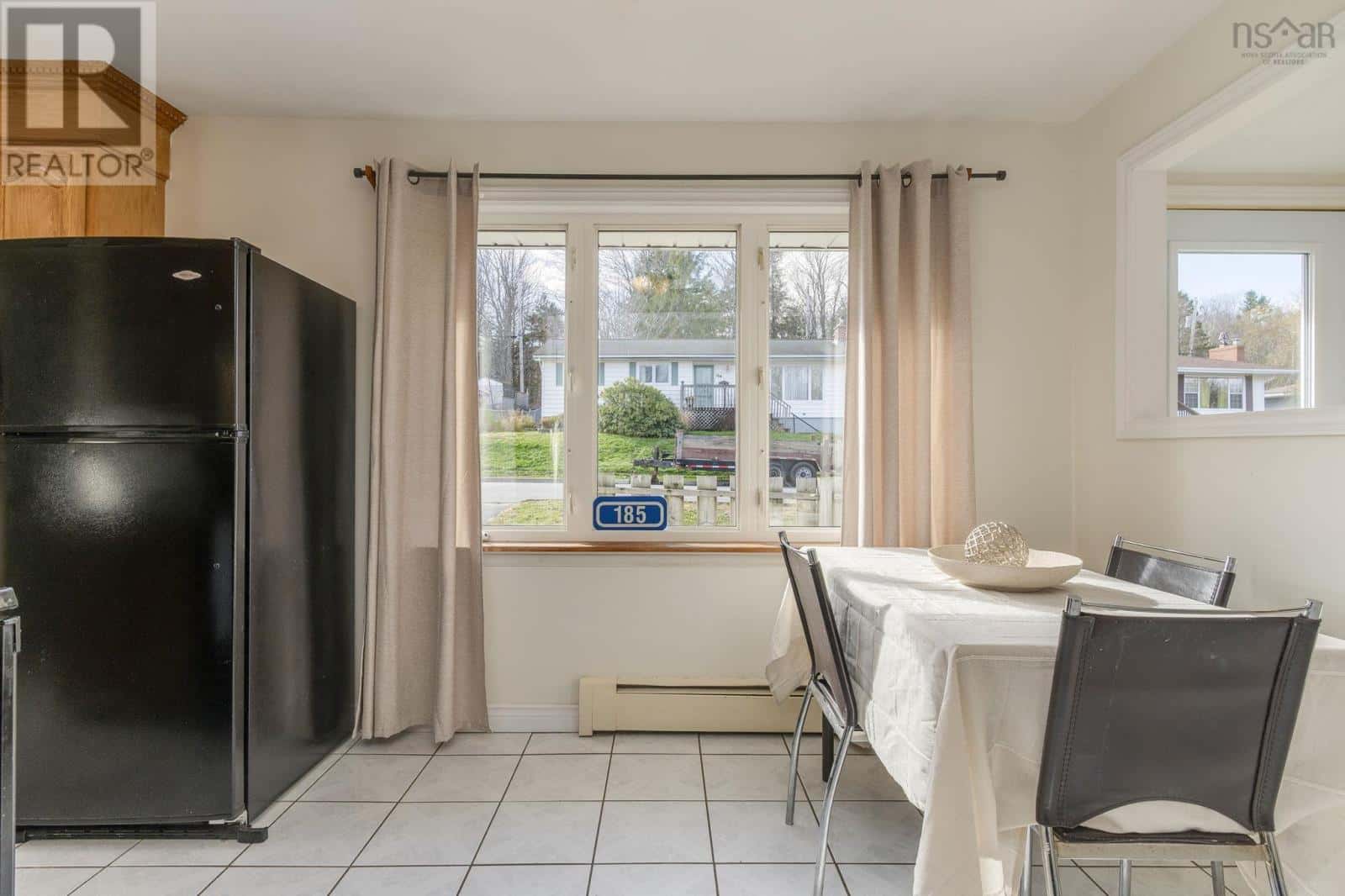 185 Aspen Crescent — Lower Sackville, Nova Scotia - Photo 4 of 31