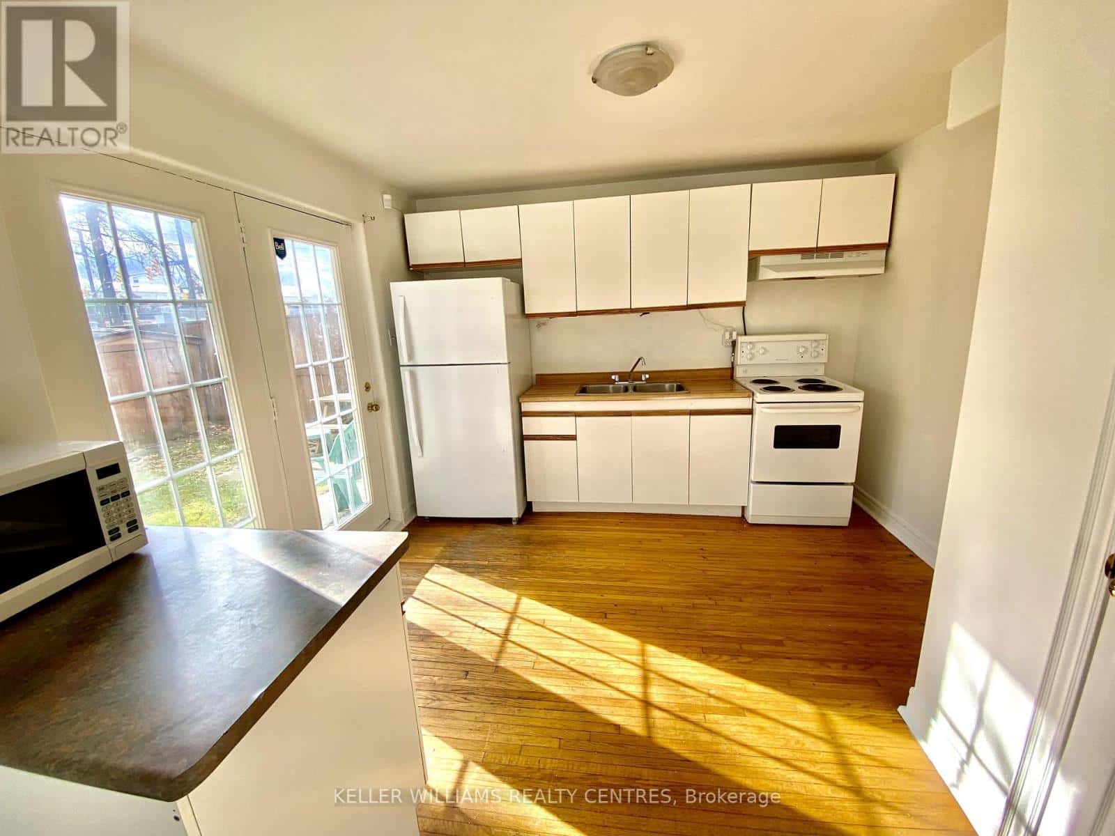 LOWER BACK UNIT - 43 WALTER AVENUE — Newmarket (Bristol-London), Ontario - Photo 4 of 14