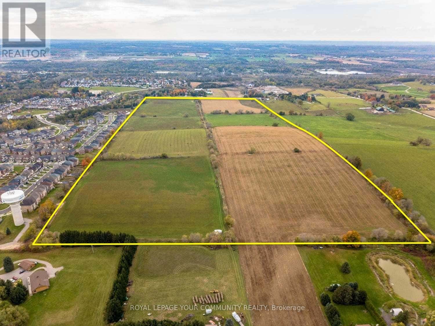 19617 CENTRE STREET — East Gwillimbury, Ontario - Photo 4 of 10