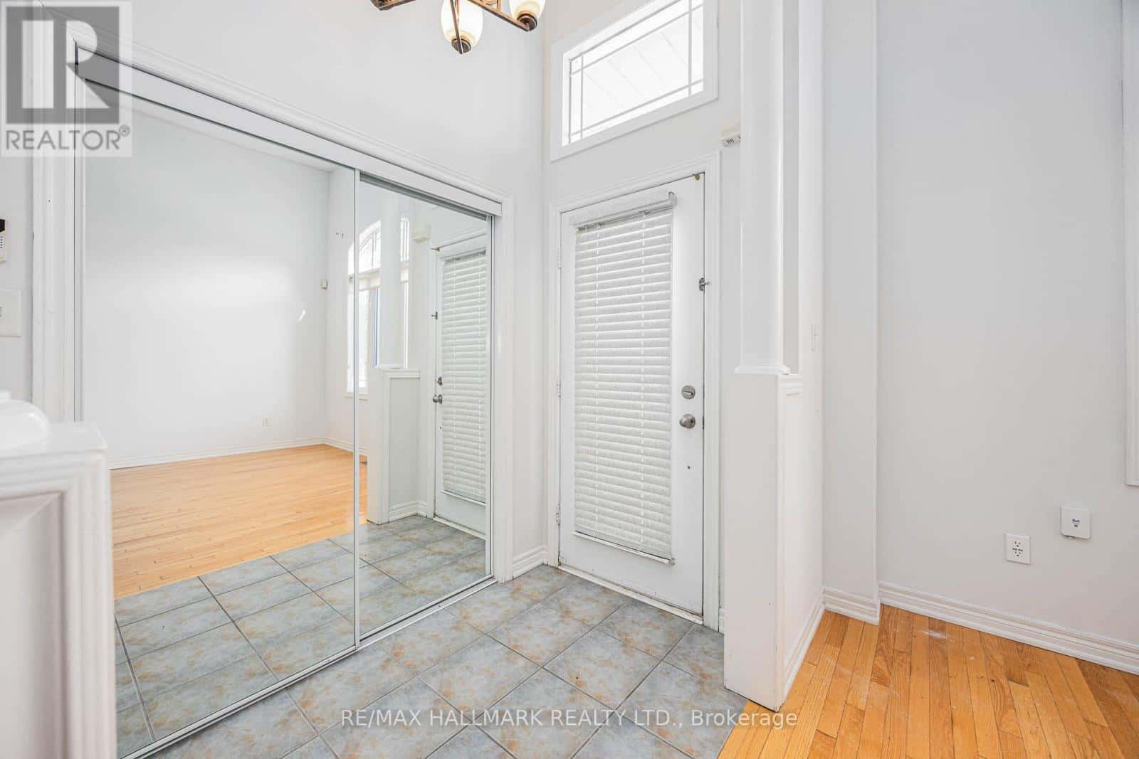 17 OCEANVIEW STREET — Richmond Hill (Rouge Woods), Ontario - Photo 4 of 33