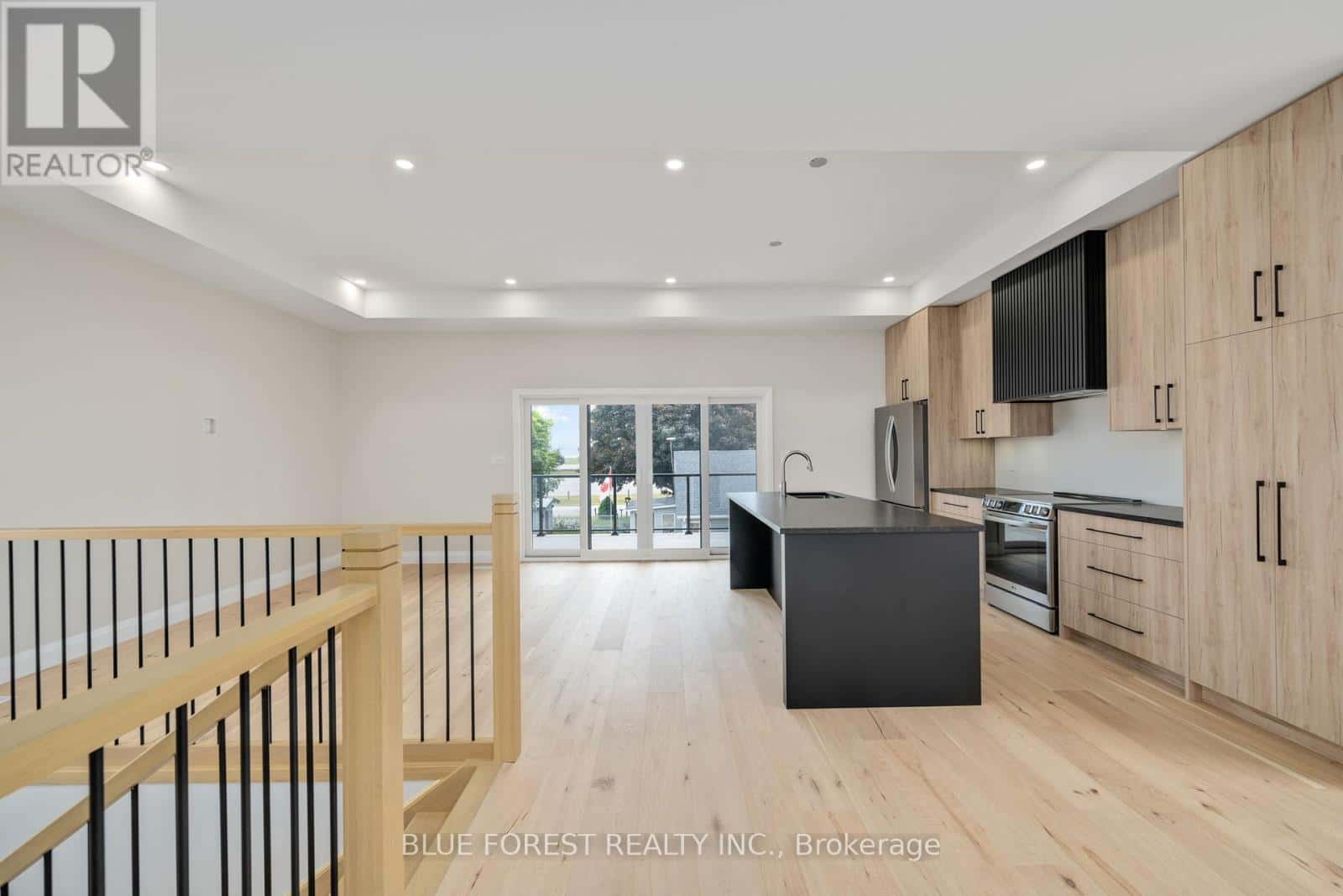 154 MAUD STREET — Central Elgin (Port Stanley), Ontario - Photo 5 of 18