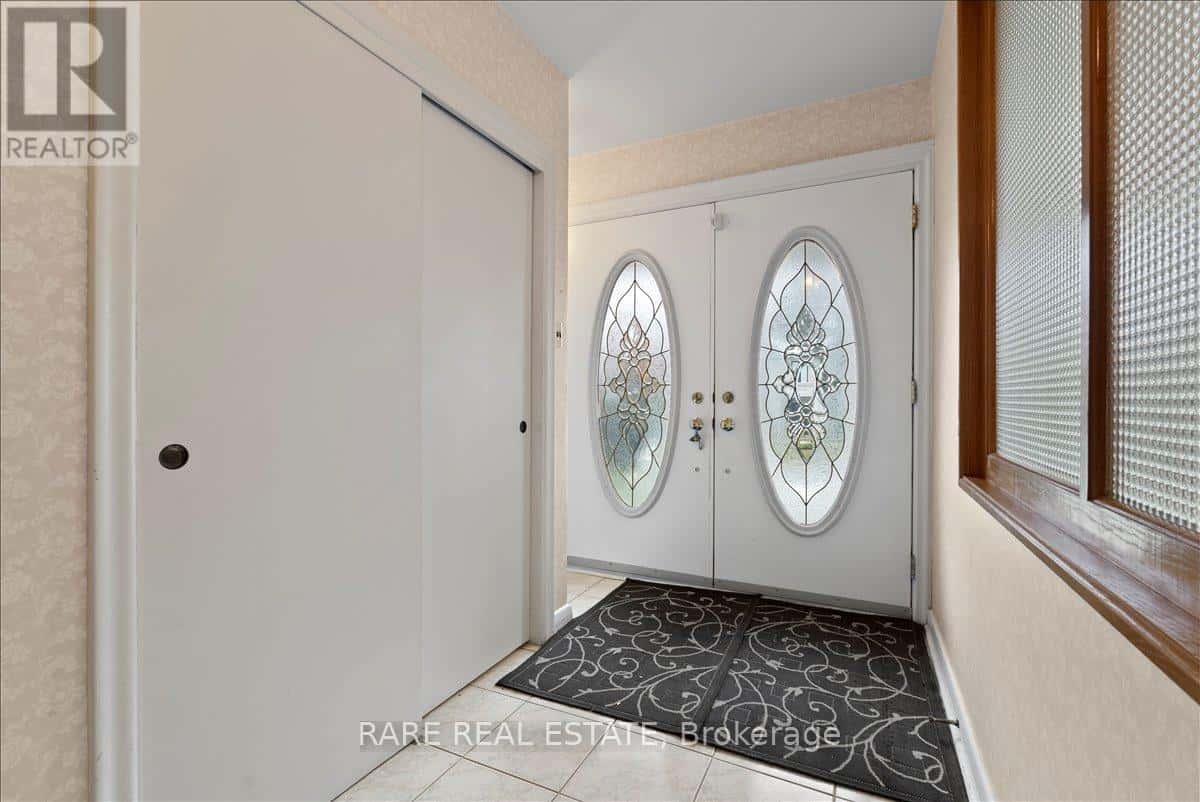 2 AYLESBURY ROAD — Toronto (Princess-Rosethorn), Ontario - Photo 4 of 33