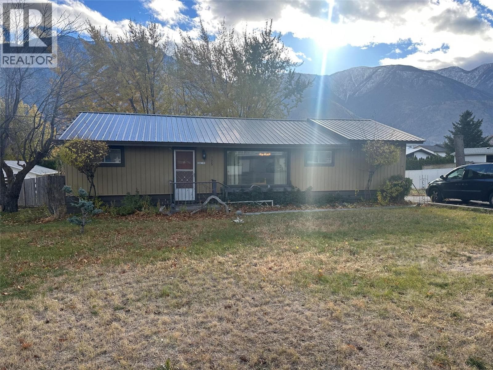725 2nd Avenue — Keremeos, British Columbia - Main photo