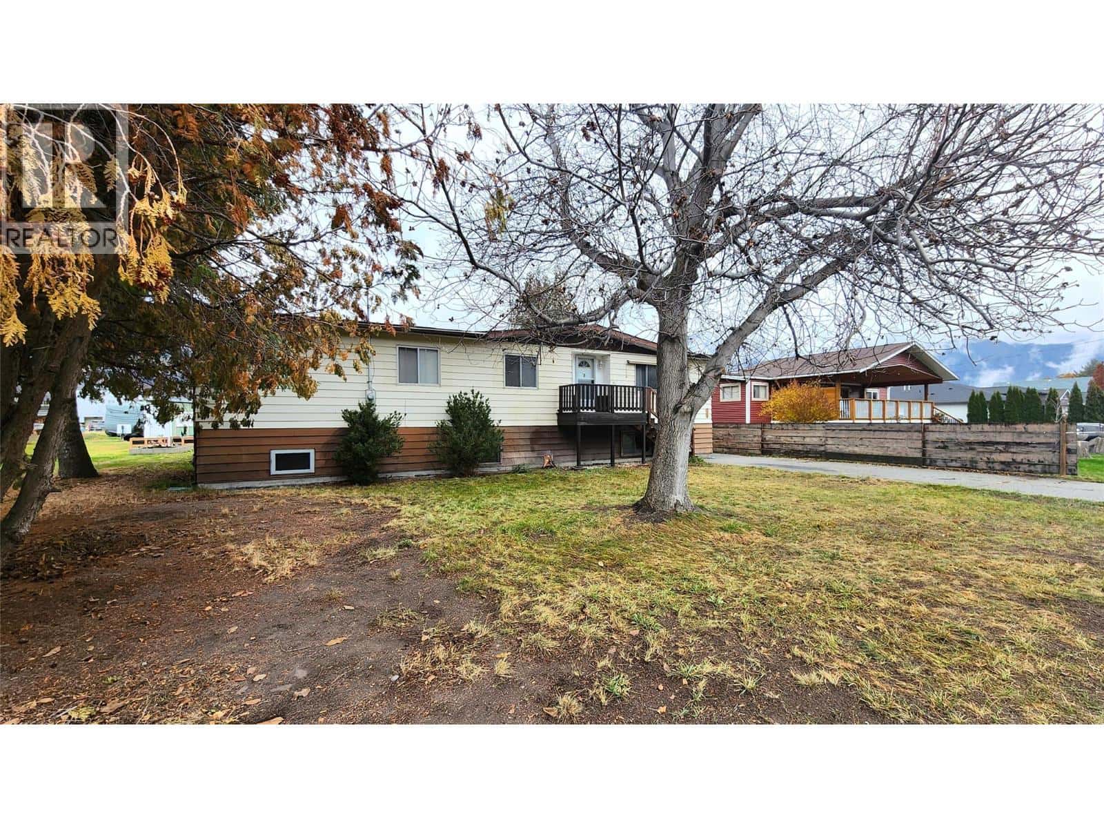 224 9TH Avenue — Keremeos, British Columbia - Photo 2 of 30