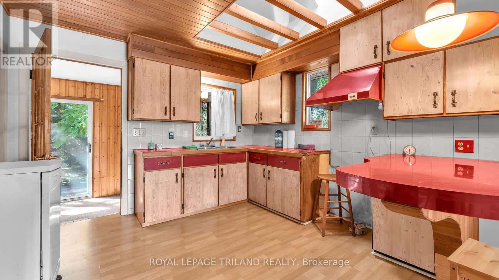 1041 HAMILTON ROAD — London East (East O), Ontario - Photo 5 of 27