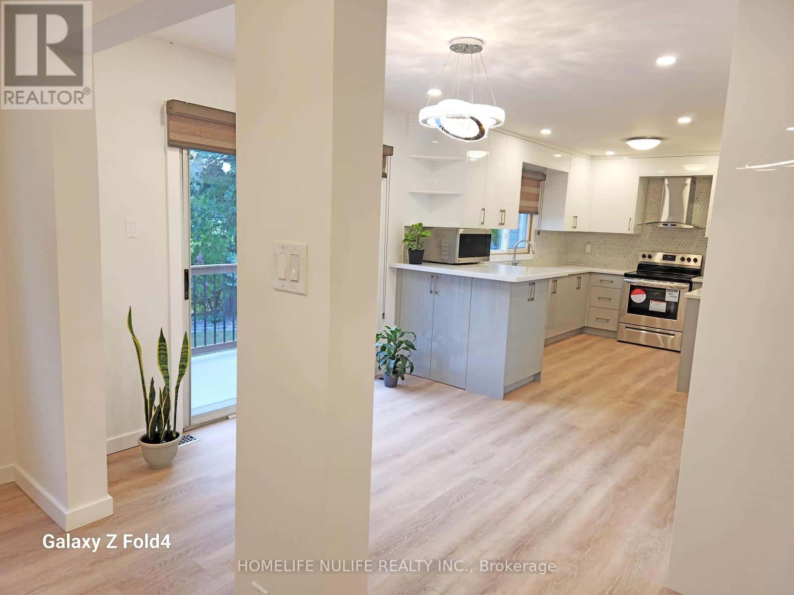 942 SNOWBIRD STREET — Oshawa (Northglen), Ontario - Photo 2 of 6