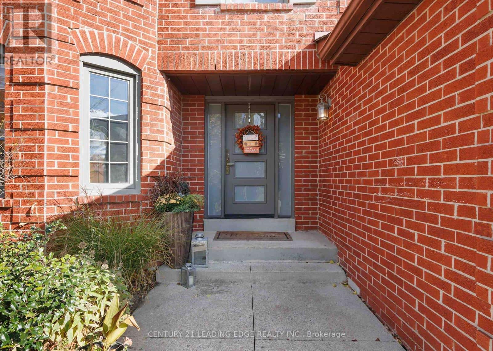 64 LEHMAN CRESCENT — Markham (Markham Village), Ontario - Photo 2 of 39