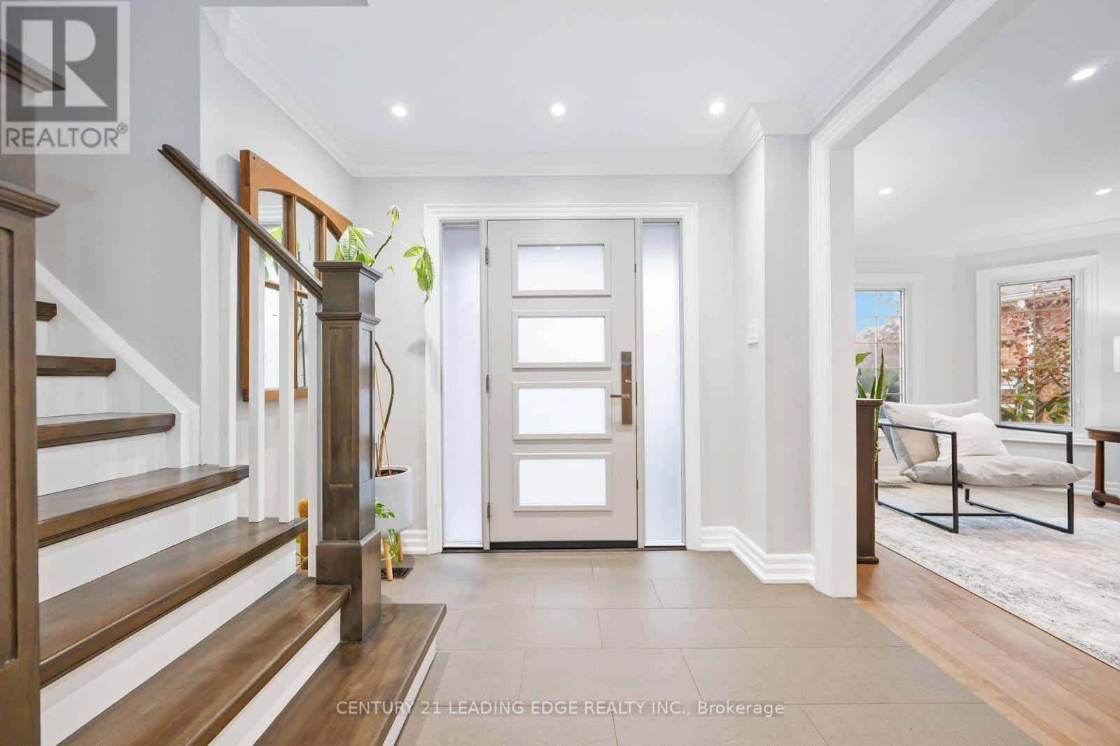 64 LEHMAN CRESCENT — Markham (Markham Village), Ontario - Photo 3 of 39