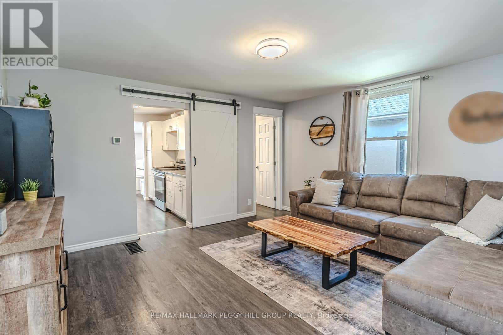 44 ADELAIDE STREET — Barrie (Allandale), Ontario - Photo 3 of 20