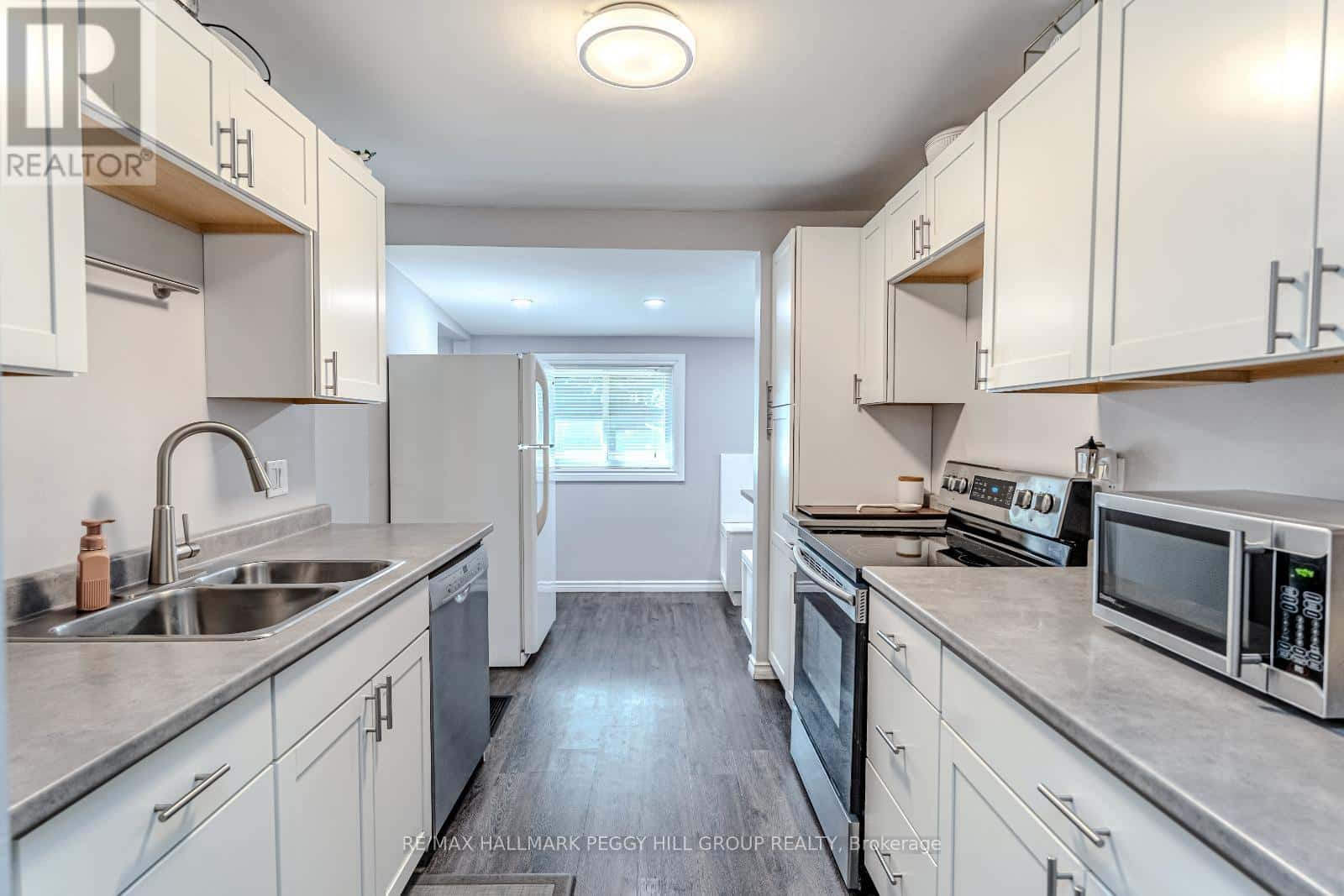 44 ADELAIDE STREET — Barrie (Allandale), Ontario - Photo 4 of 20