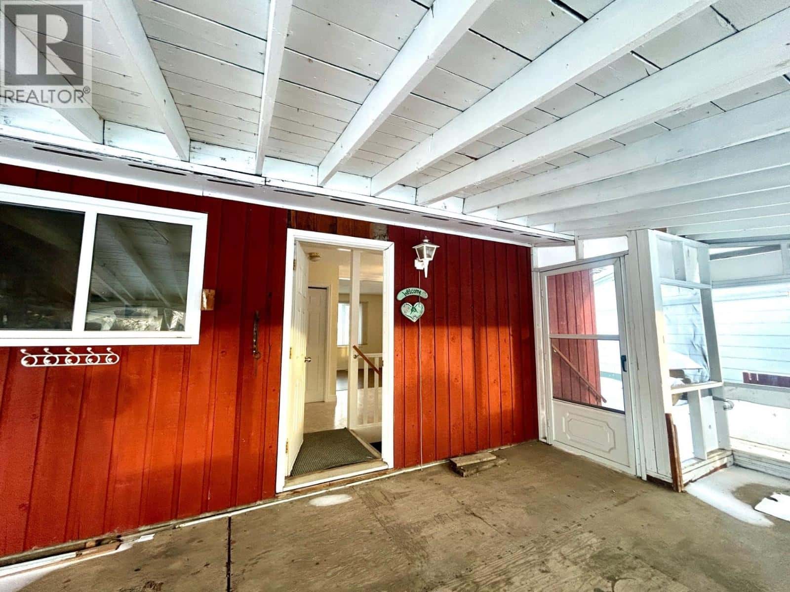 5235 COTTONWOOD ROAD — Fort Nelson, British Columbia - Photo 2 of 24